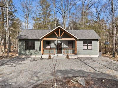 1050 Mockingbird Ln, Lake Ariel, PA, 18436