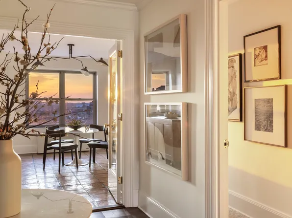 2 Fifth Avenue image 1 of 15