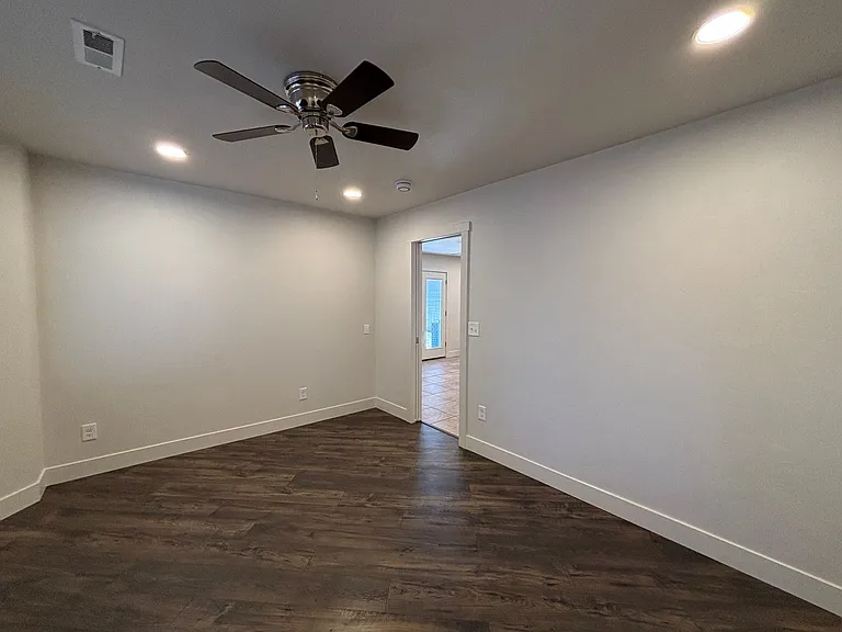 696 N 600 W #B — Photo 11