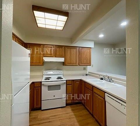 4th image of 4625 Capelin Dr #D