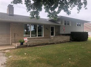 411 W 3rd St, Saint Peter, IL 62880