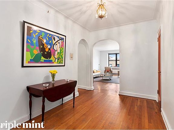 3rd image of 25-40 31st Ave APT 5U