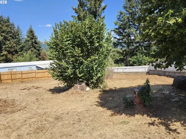 1015 Whipple Ct, Yoncalla, OR 97499