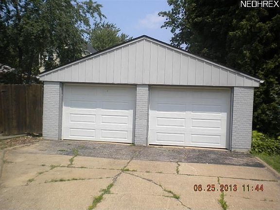 3rd image of 801 Arcadia Ave