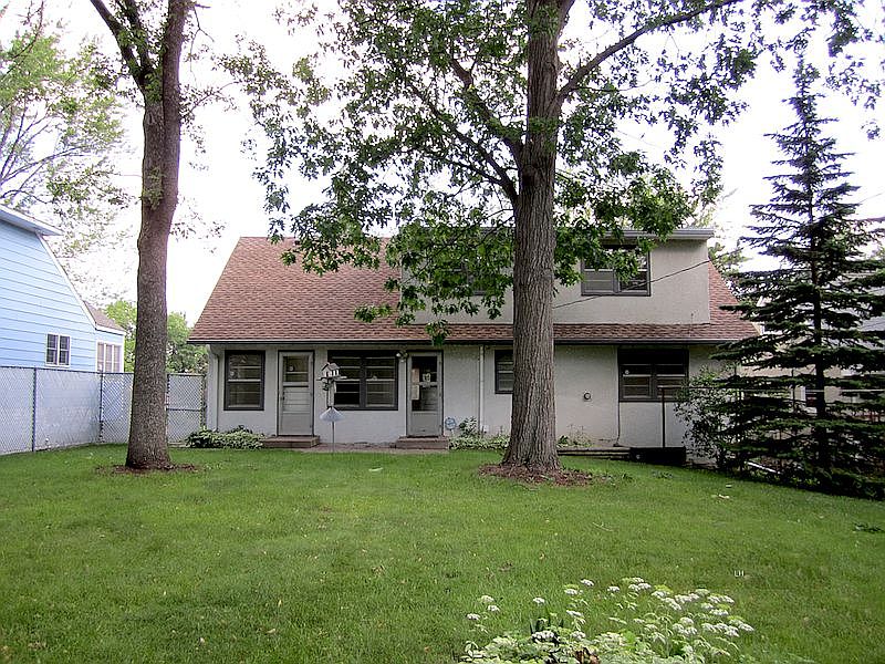 2nd image of 2056 Nebraska Ave E
