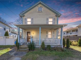 32 Elm St, Windsor Locks, CT 06096