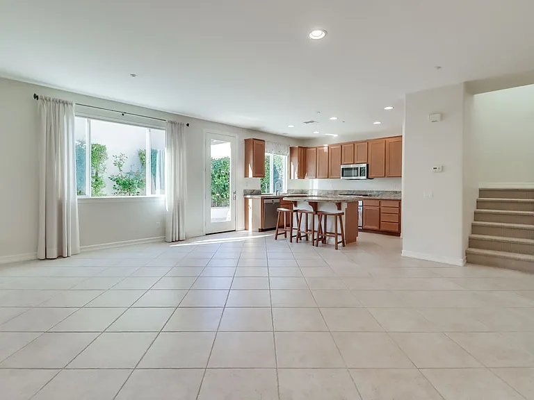 17020 New Rochelle Way — Photo 4