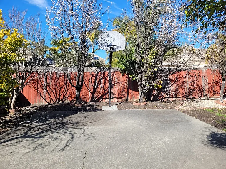 745 Monte Carlo Dr — Photo 31