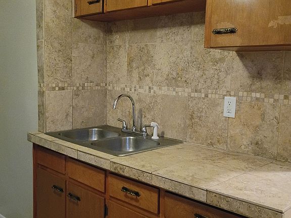 5th image of 413 W McClure Ave