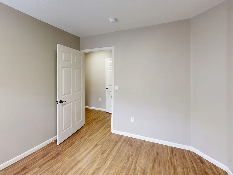 Duck Creek Apartments — Photo 35
