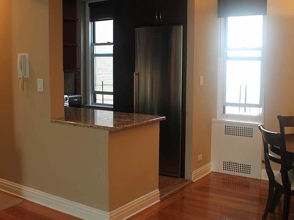 4th image of 225 E 47th St APT 6D