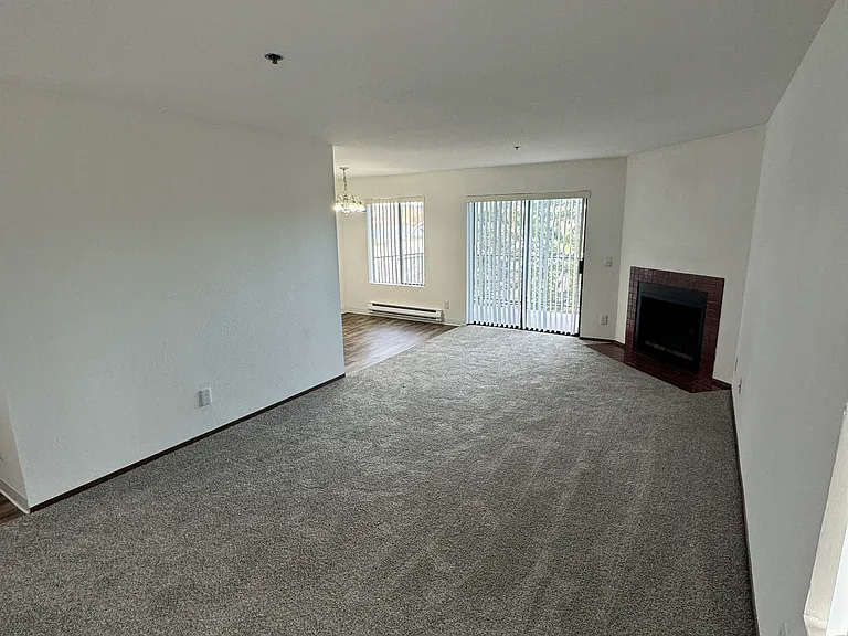 Bryn Mawr Plaza Apartments — Photo 39