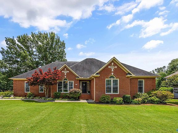 2nd image of 113 Lovvorn Ln