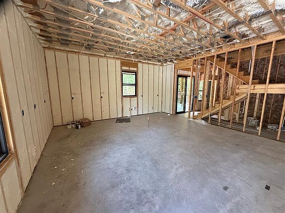 5th image of 134 Turning Wood Ct