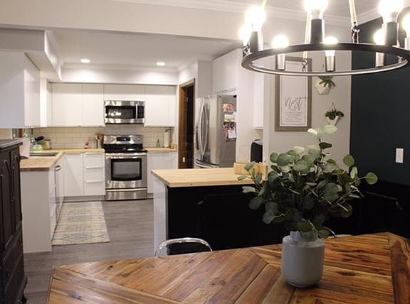 3rd image of 7051 Rockwoods Pl