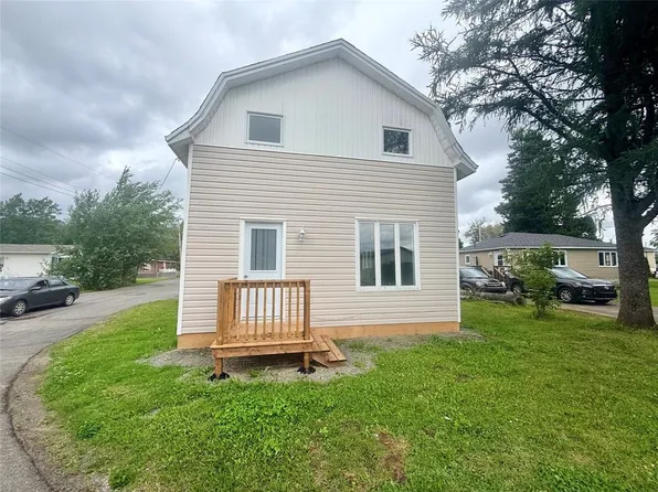 2 Eighteenth Avenue, Grand Falls-Windsor, NL A2B1A2