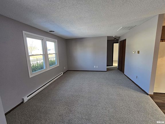 3rd image of 4640 W Rockwell Dr