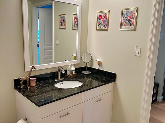 5th image of 300 S Duval St Unit 2002
