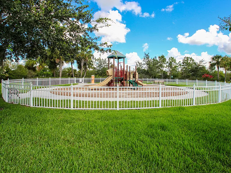 10882 SW Dardanelle Dr — Photo 46
