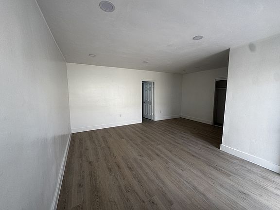 3rd image of 500 13th St APT 10
