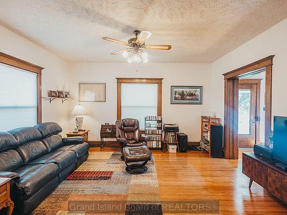 2nd image of 609 I St
