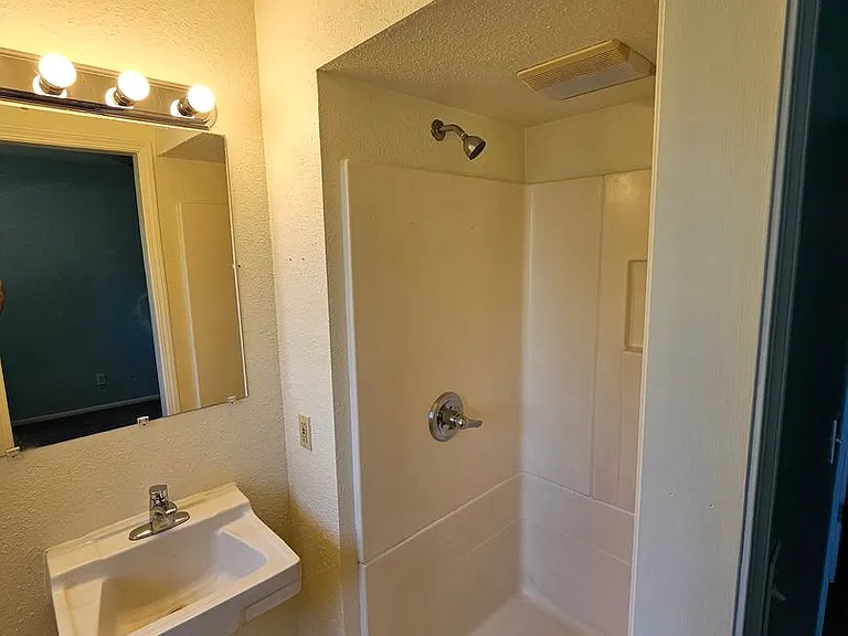 407 G Ave — Photo 13