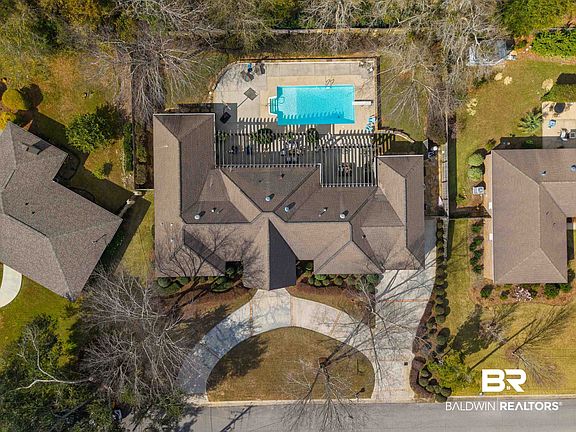 3rd image of 695 Greenwood Ave