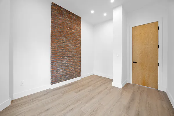 Rented by Target Realty Group | media 4