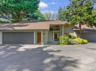 1101 Bellefield Park Ln #1107, Bellevue, WA