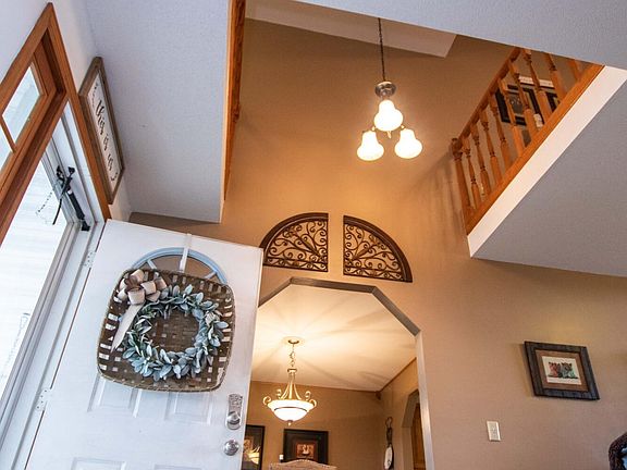 5th image of 1510 Sky View Dr