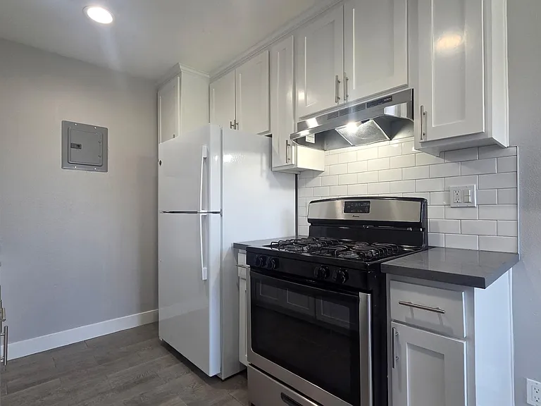 17102 Emerald Ln #C2 — Photo 15