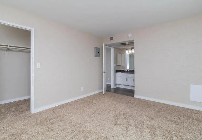 Mosaic at Western Apartments Homes — Photo 45