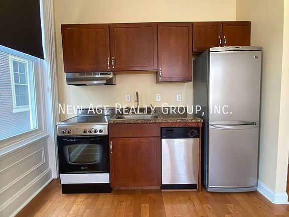 5th image of 1937 Spring Garden St #B