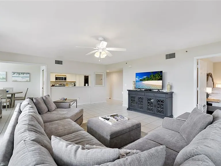 5550 Heron Point Dr #304 — Photo 3