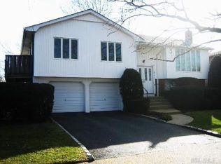 2970 Bayside Ct, Wantagh, NY 11793