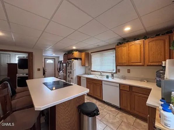 505 Kulass St, Westby, MT 59275