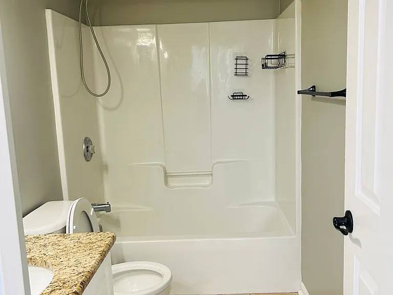711 Dutchman Ct — Photo 10