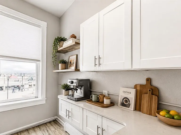 5630 Webster St #3 — Photo 8