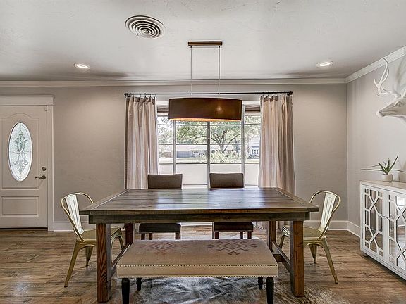 4th image of 4906 White Oak Ln