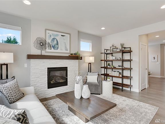 Photos of a 2337 plan built at another community. Details will vary