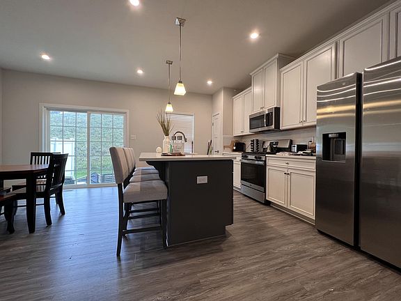 2nd image of 217 Stonehurst Dr #1