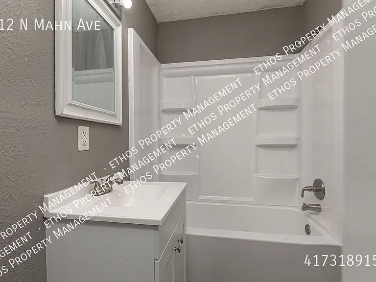 512 N Mahn Ave — Photo 8