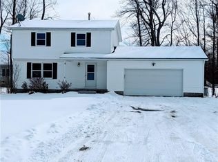 8 Terry Ln, Rochester, NY 14624