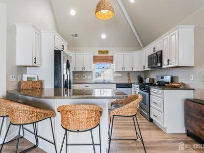 8 Joy Rd, Manahawkin, NJ, 08050