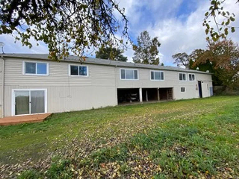 21100-21106 NW Reeder Rd — Photo 33