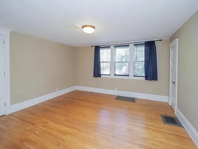 703 Clinton Ave — Photo 5