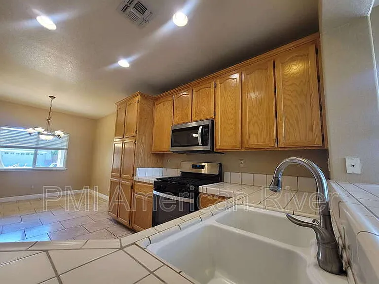 10920 Bellone Way — Photo 4