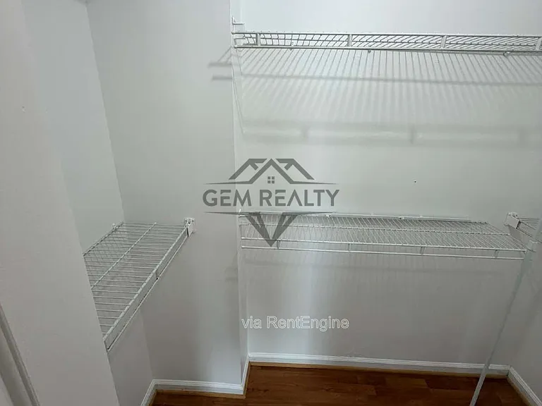 569 Cromwell Ct — Photo 9