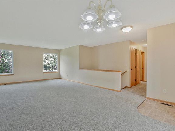 3rd image of 1113 Wedgewood Pl