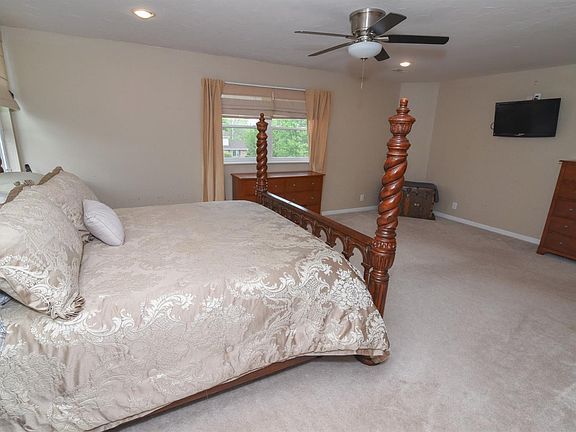 3rd image of 13229 Wilmington Hills Dr N